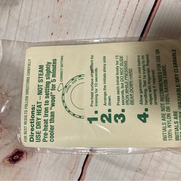 Initial R iron on patch-NEW-red/white/blue - Picture 2 of 4